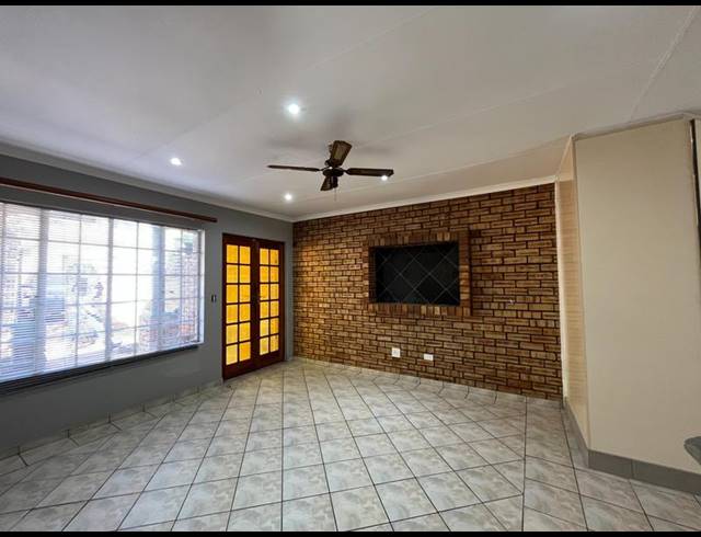 3 BEDROOM PROPERTY TO RENT IN GLEN MARAIS